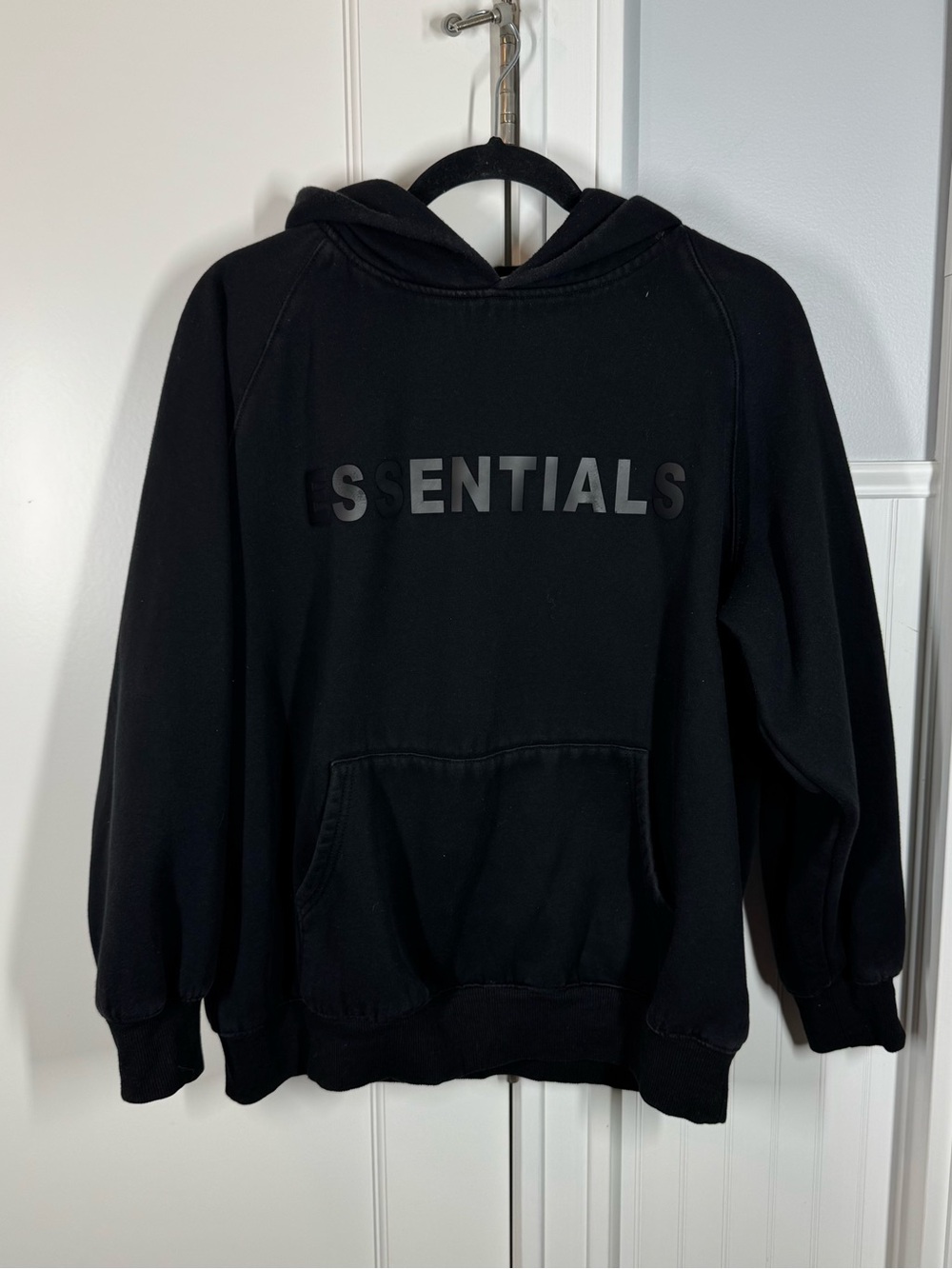 Essentials men’s medium Hoodie Black Pullover Sweatshirt Designer Streetwear